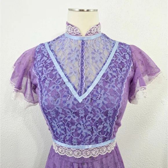 Vintage purple floral prairie dress dainty pastel cottagecore flutter sleeve 70s - Picture 3 of 7